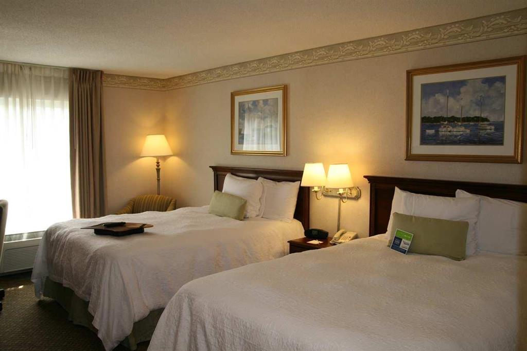 Hampton Inn & Suites Μίντλταουν Δωμάτιο φωτογραφία
