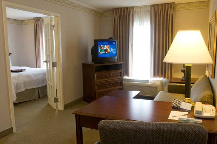 Hampton Inn & Suites Μίντλταουν Δωμάτιο φωτογραφία